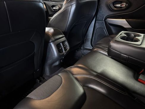 Used 2018 Jeep Cherokee Latitude Plus w/ Cold Weather Group image 66