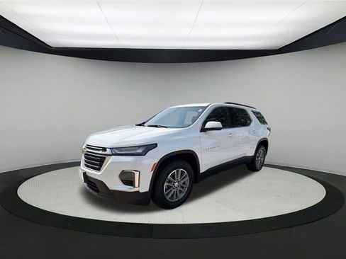 Used 2023 Chevrolet Traverse LT AWD/4WD image 1