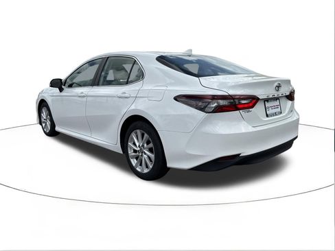 Used 2024 Toyota Camry LE image 5