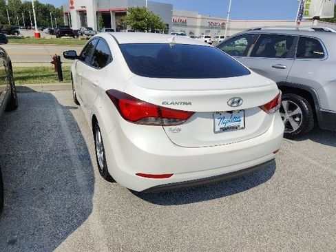 Used 2014 Hyundai Elantra SE FWD image 11