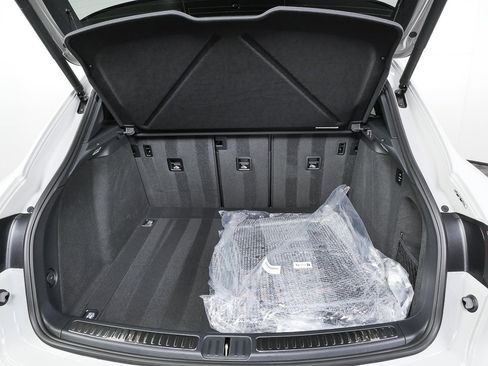 New 2026 Porsche Macan S image 32