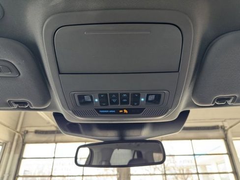 Used 2023 Ford Explorer Limited w/ Limited Technology Package image 24