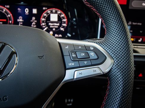 New 2026 Volkswagen GTI SE FWD image 40