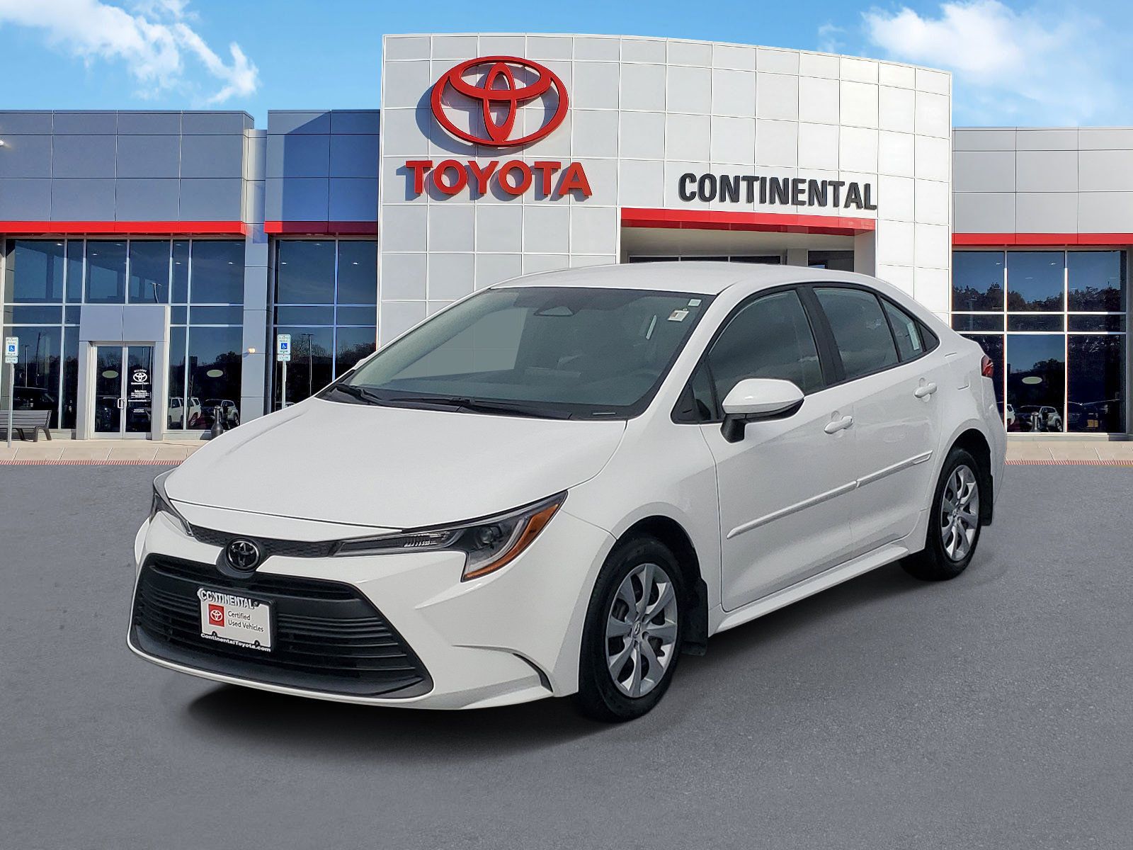 Certified 2024 Toyota Corolla LE FWD image 3
