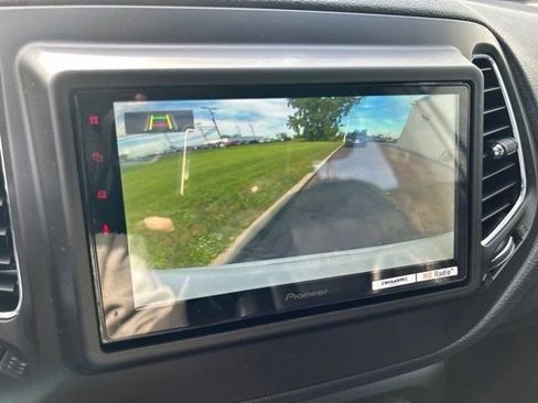 Used 2018 Jeep Compass Limited AWD/4WD image 24