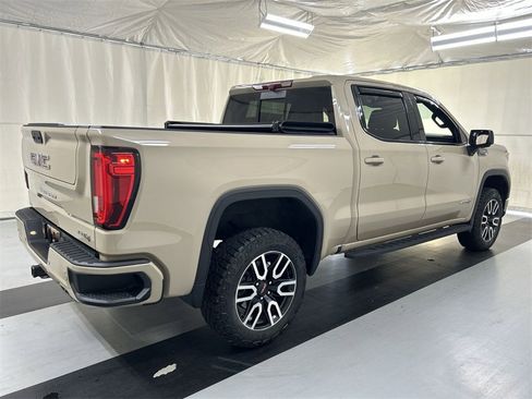 Certified 2022 GMC Sierra 1500 AT4 w/ AT4 Premium Package image 2