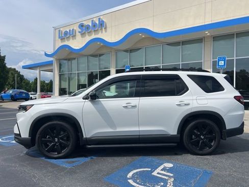 Certified 2025 Honda Pilot Black Edition image 14