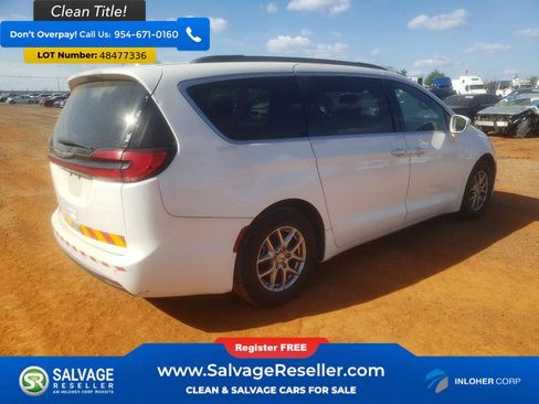 Used 2022 Chrysler Pacifica Touring image 4