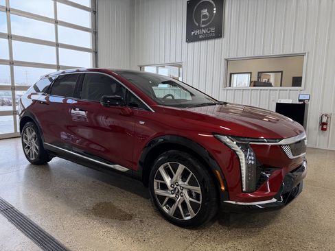 Used 2025 Cadillac Optiq Luxury 1 w/ LPO, Floor Liner Package image 54