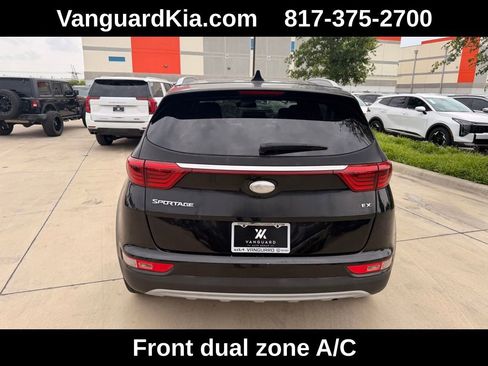 Used 2018 Kia Sportage EX w/ EX Sport Appearance Package FWD image 3