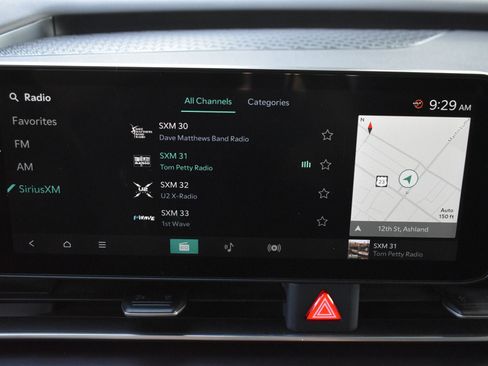 Used 2025 Kia Carnival FWD image 29