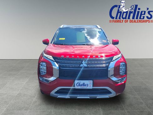 Used 2024 Mitsubishi Outlander SEL AWD/4WD image 2