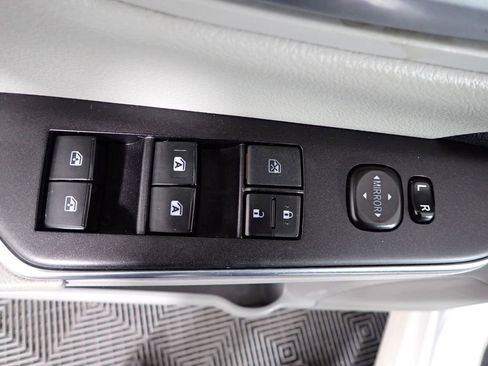 Used 2016 Toyota Camry SE image 17