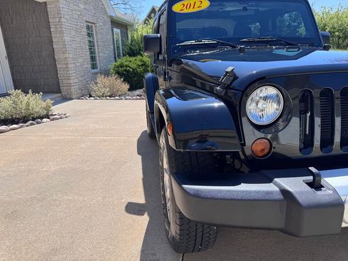 Used 2012 Jeep Wrangler Sahara w/ Connectivity Group AWD/4WD image 31