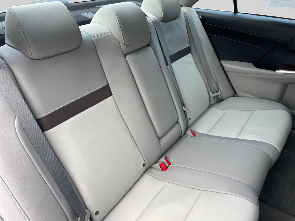 Used 2013 Toyota Camry XLE FWD image 14
