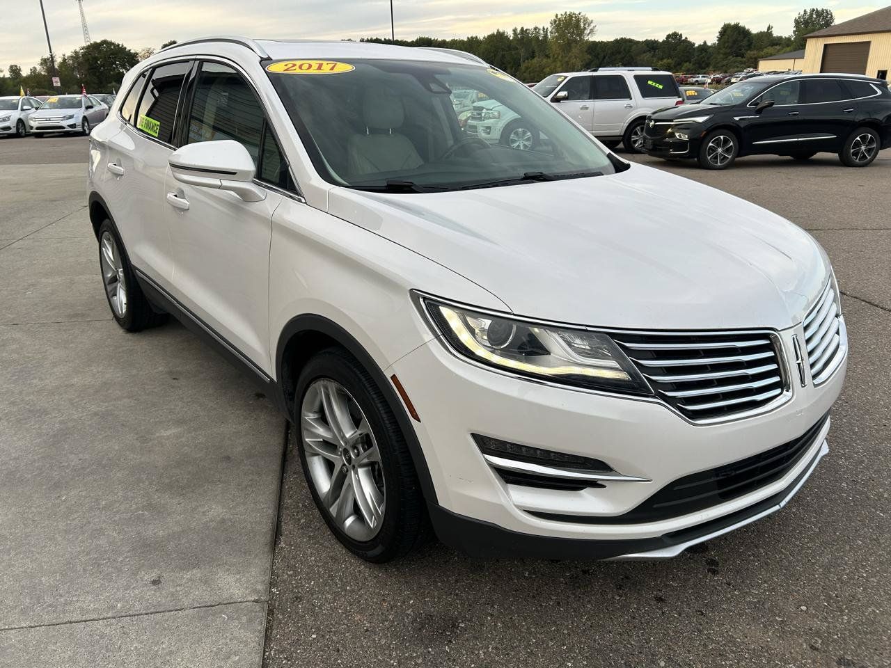 Used 2017 Lincoln MKC Reserve w/ Lincoln MKC Climate Package AWD/4WD image 3