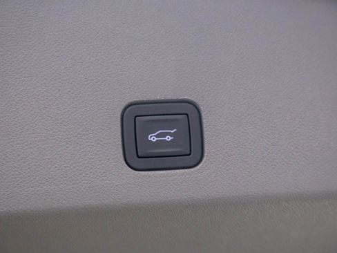 New 2025 Cadillac XT6 Premium Luxury image 30