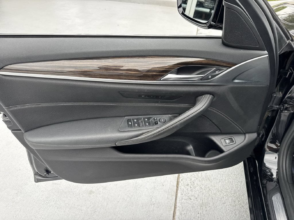 Used 2019 BMW 540i xDrive AWD/4WD image 39