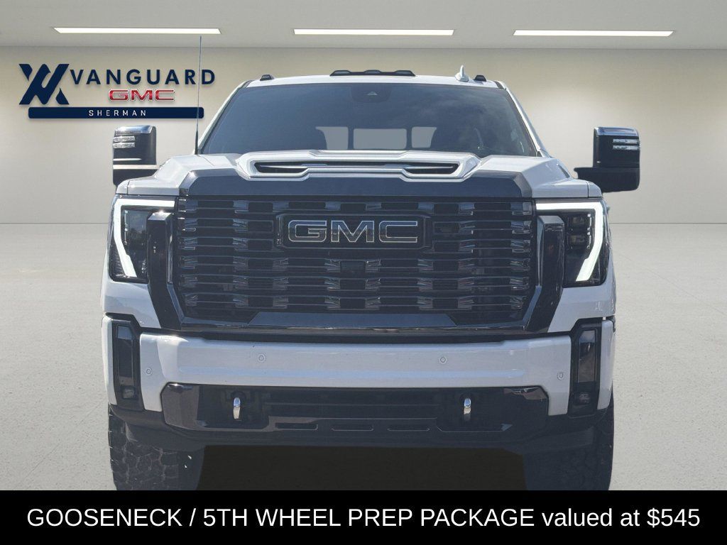 Used 2024 GMC Sierra 3500 Denali Ultimate AWD/4WD image 3