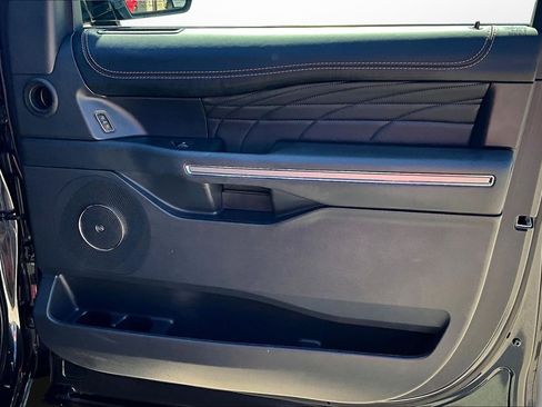 Used 2024 Ford Expedition Max Platinum image 27