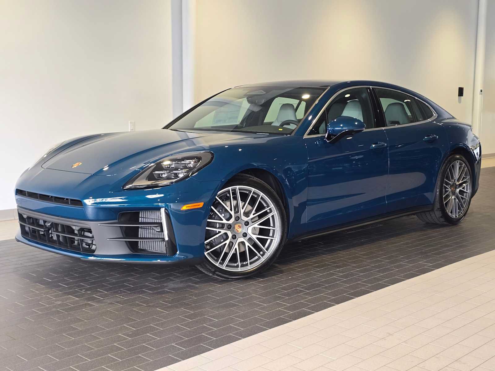 New 2026 Porsche Panamera 4 AWD/4WD image 1