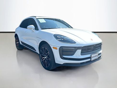 Certified 2026 Porsche Macan AWD/4WD image 7