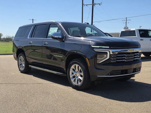 New 2026 Chevrolet Suburban Premier w/ Sun And Tow Package AWD/4WD image 10