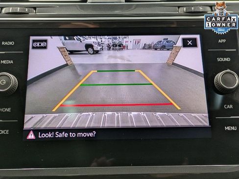 Used 2022 Volkswagen Tiguan SE image 14