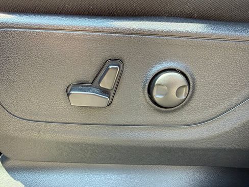 Used 2025 RAM 1500 Big Horn AWD/4WD image 23