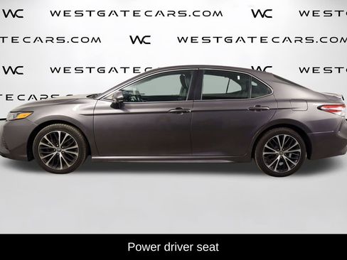 Used 2018 Toyota Camry SE image 5