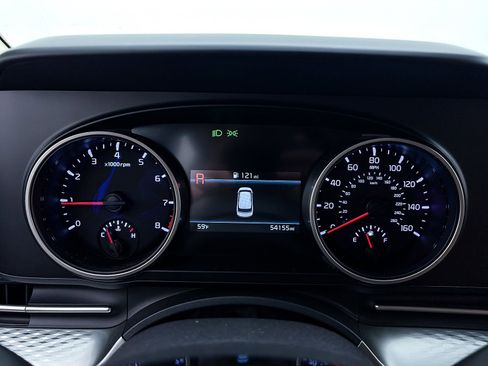 Used 2022 Kia Carnival LX image 34