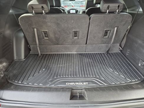 Used 2022 Chevrolet Traverse RS image 38