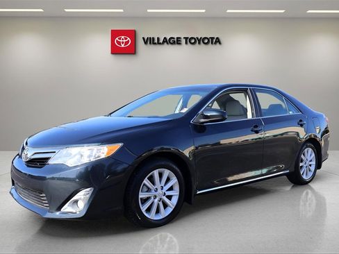 Used 2014 Toyota Camry XLE image 1