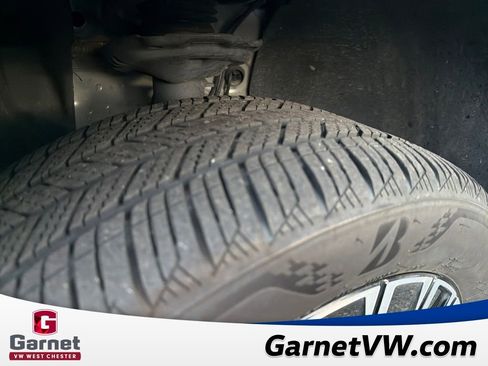 Certified 2025 Volkswagen Taos SE image 38