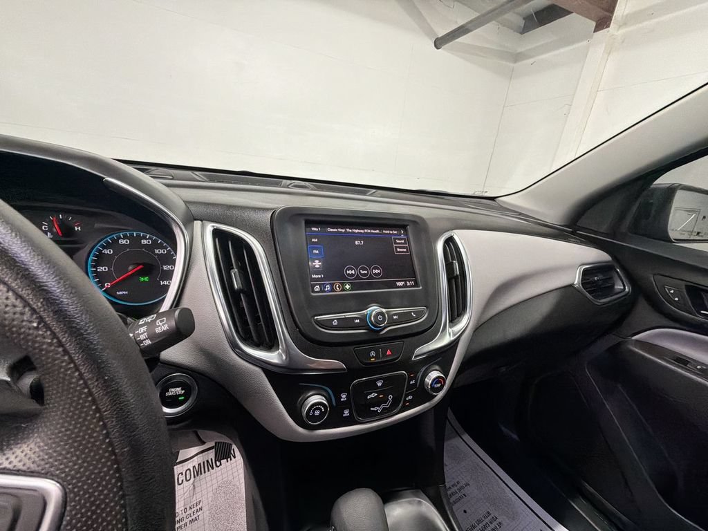 Certified 2022 Chevrolet Equinox LS AWD/4WD image 17