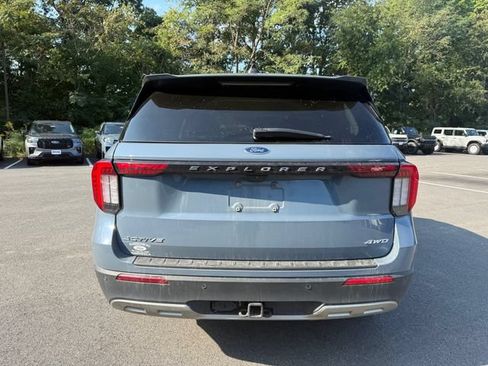 Used 2025 Ford Explorer Active w/ Active Comfort Package AWD/4WD image 5