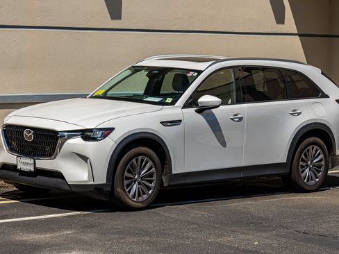 Used 2024 MAZDA CX-90 Plug-In Hybrid w/ Preferred AWD/4WD image 4