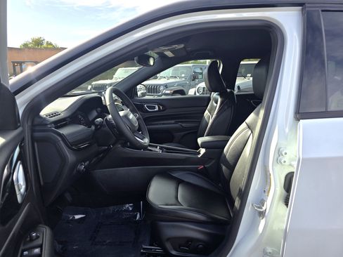 New 2026 Jeep Compass Limited image 12