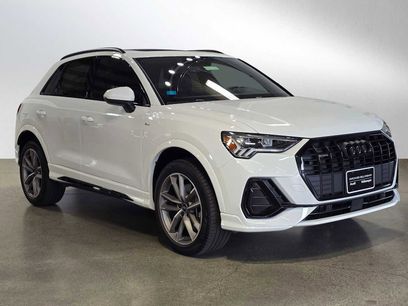 New 2025 Audi Q3 2.0T Premium w/ Convenience Package