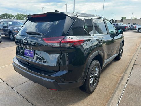 Used 2024 Nissan Rogue S AWD/4WD image 5