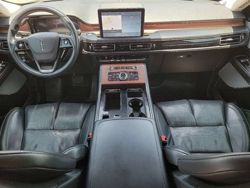Used 2023 Lincoln Aviator Reserve w/ Equipment Group 201A AWD/4WD image 11