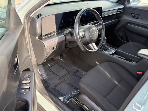 Used 2024 Hyundai Kona SEL image 9
