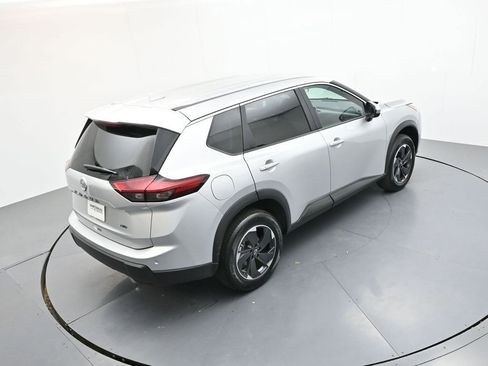Used 2025 Nissan Rogue SV AWD/4WD image 25