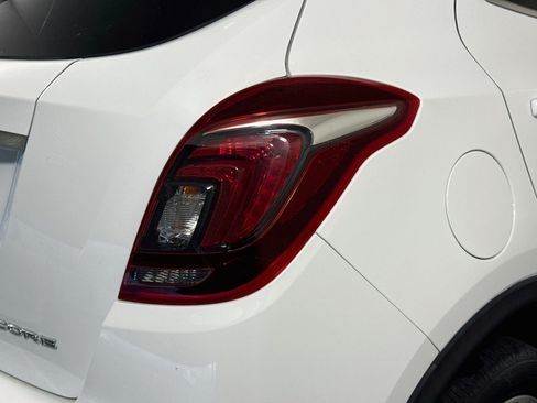 Used 2020 Buick Encore Preferred FWD image 34