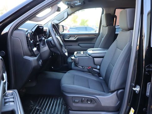 Used 2024 Chevrolet Silverado 1500 LT image 10