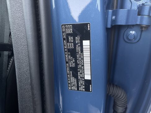 Used 2024 Volvo XC40 B5 Ultimate w/ Climate Package image 12