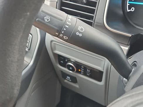 Used 2023 Ford F150 XLT AWD/4WD image 25