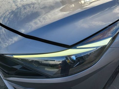 Used 2023 Hyundai Elantra SEL FWD image 28