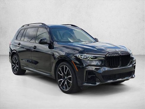 Used 2021 BMW X7 xDrive40i w/ M Sport Package AWD/4WD image 3