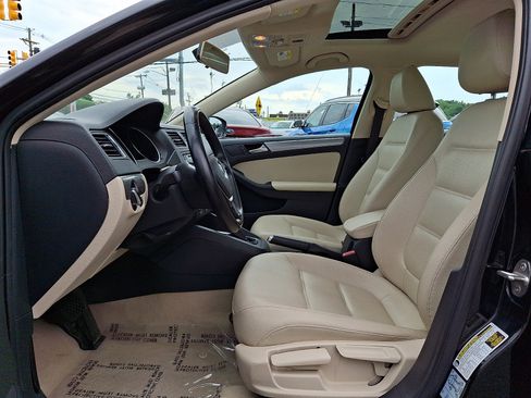 Used 2016 Volkswagen Jetta SE FWD image 13
